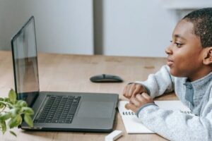 El futuro de la educación en línea: Aulas virtuales y más